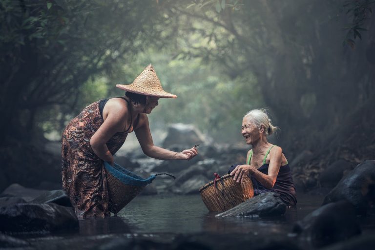 Southeast Asian women gathering kratom