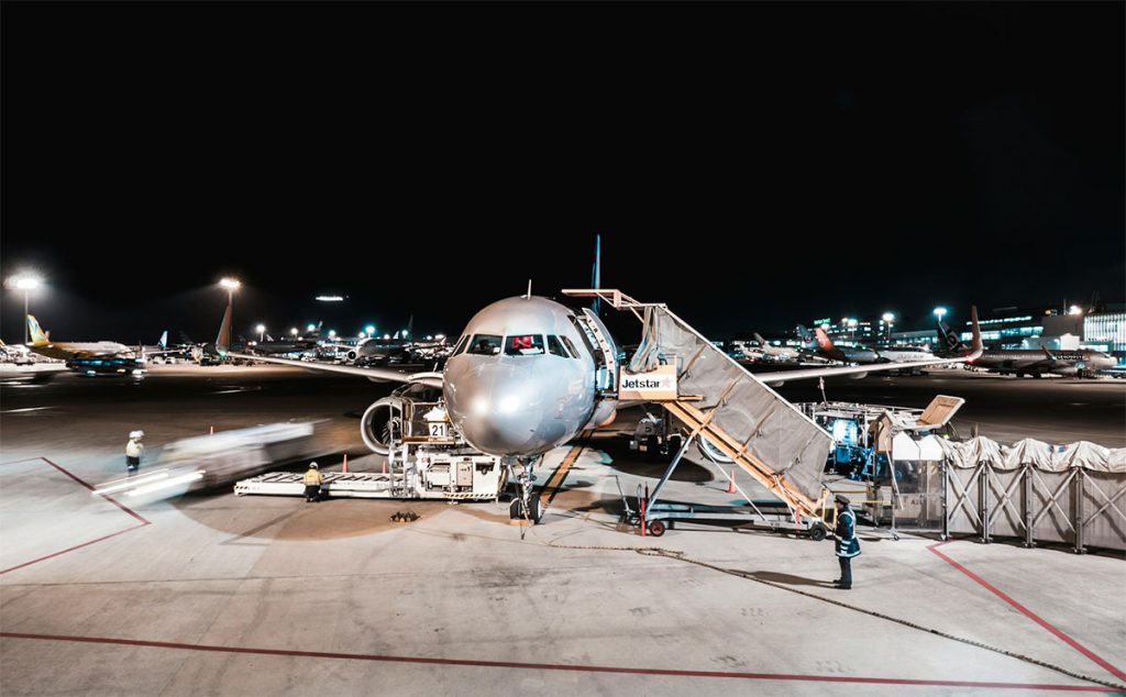Airplane with boarding sleeve
